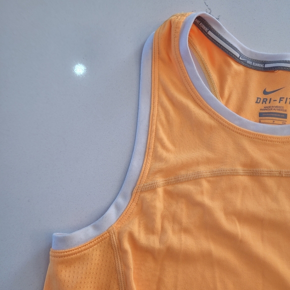 Nike Dri-Fit tank-top - women's size Small - Picture 5 of 15